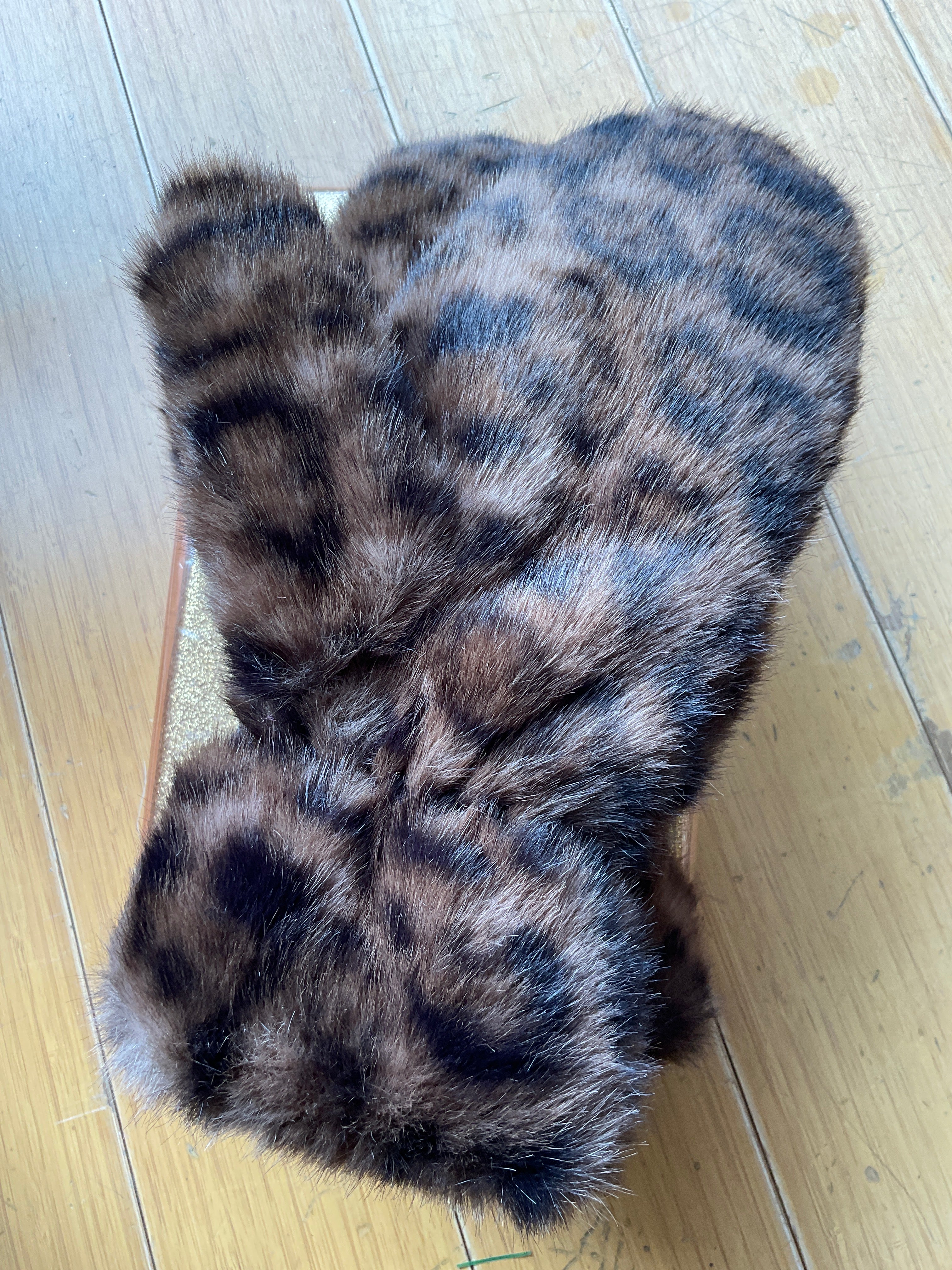 Cozy Leopard Mittens